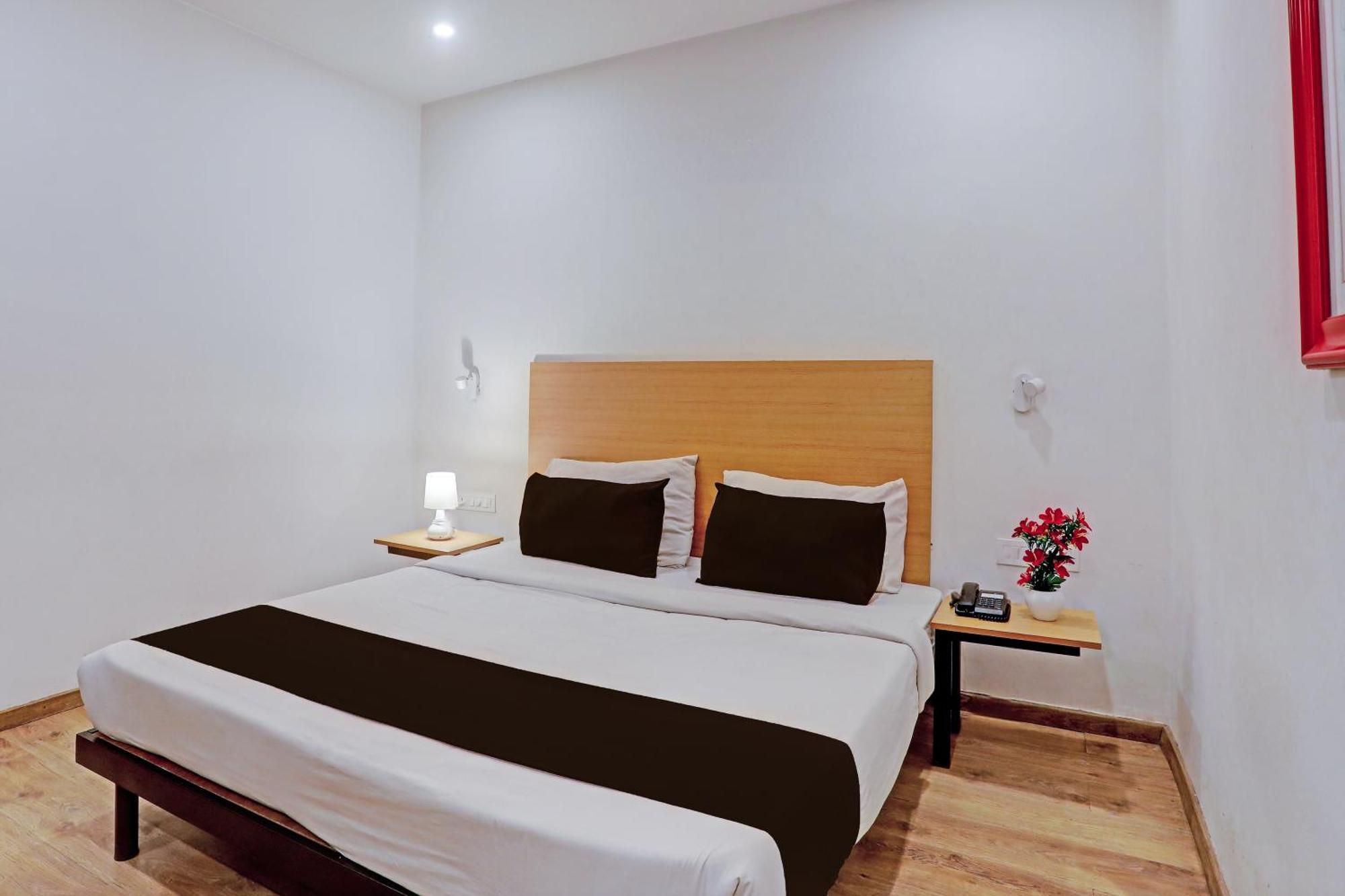 Townhouse Near Secunderabad Railway Station, Yashoda Hospital, Patny Centre Екстериор снимка